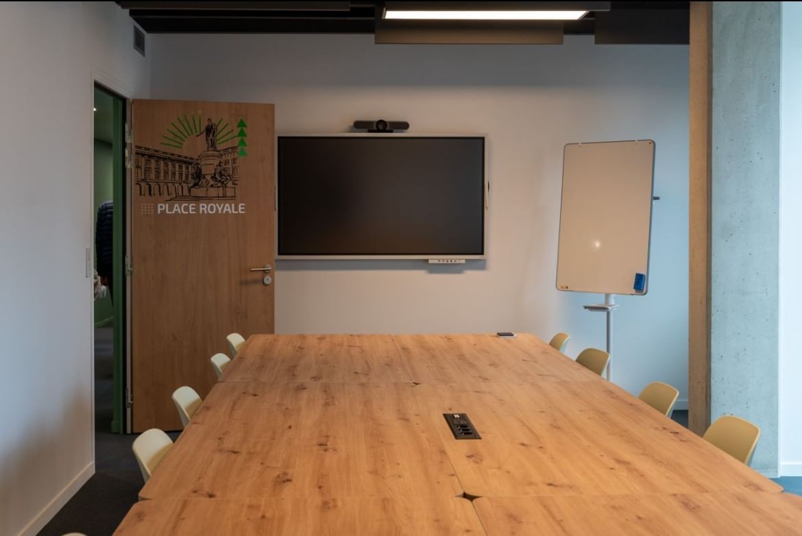 Salle de réunion 14 personnes — Office Station Reims, Reims