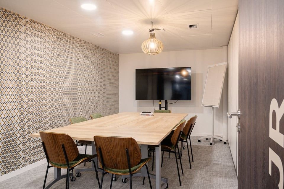 Salle de réunion JR — Mitwit Paris 14 Porte d'Orléans, Montrouge