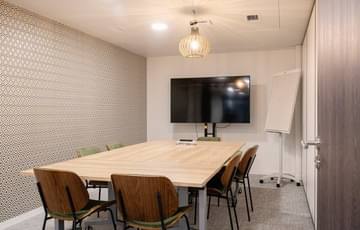 Salle de réunion JR — Mitwit Paris 14 Porte d'Orléans, Montrouge