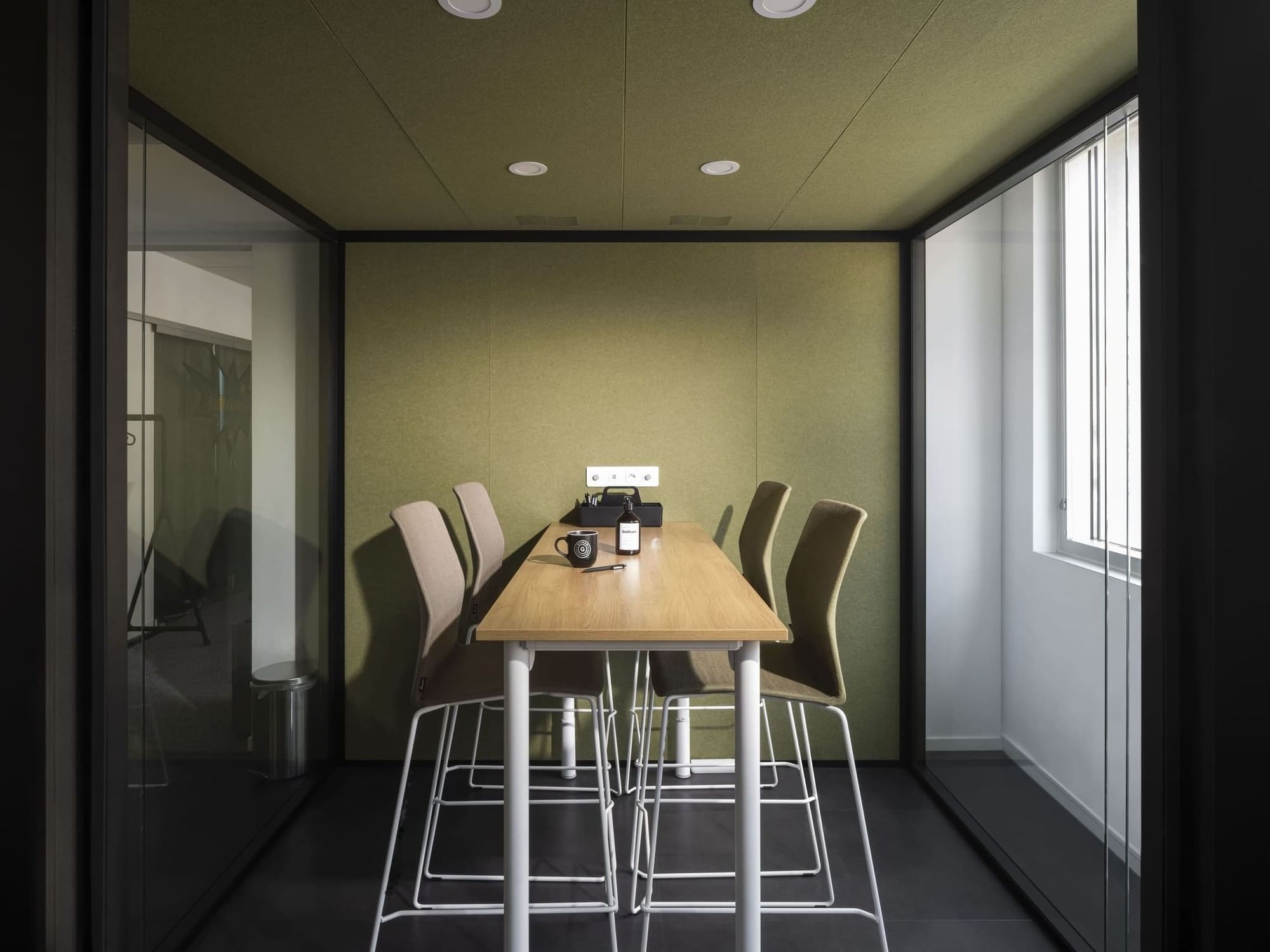 Salle de réunion Raven — Gotham Lausanne Flon, Lausanne