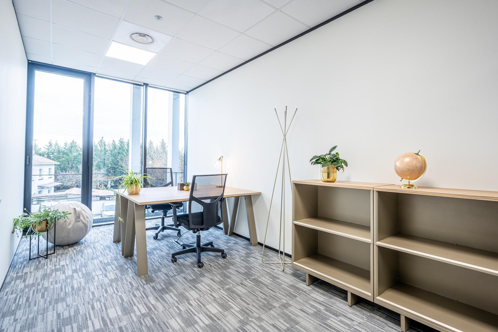 Bureau B2 pour 2 postes — B'CoWorker Bordeaux-Merignac, Mérignac