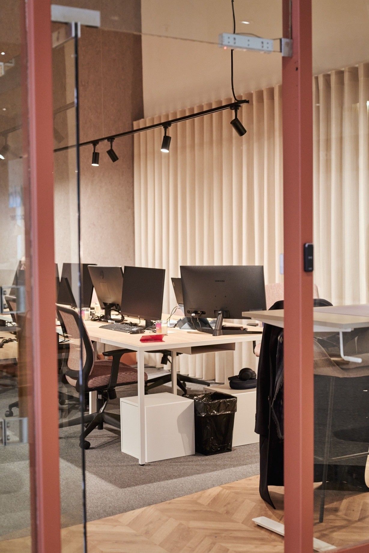 Flex Desk — DeHouse Peninsula, Matosinhos