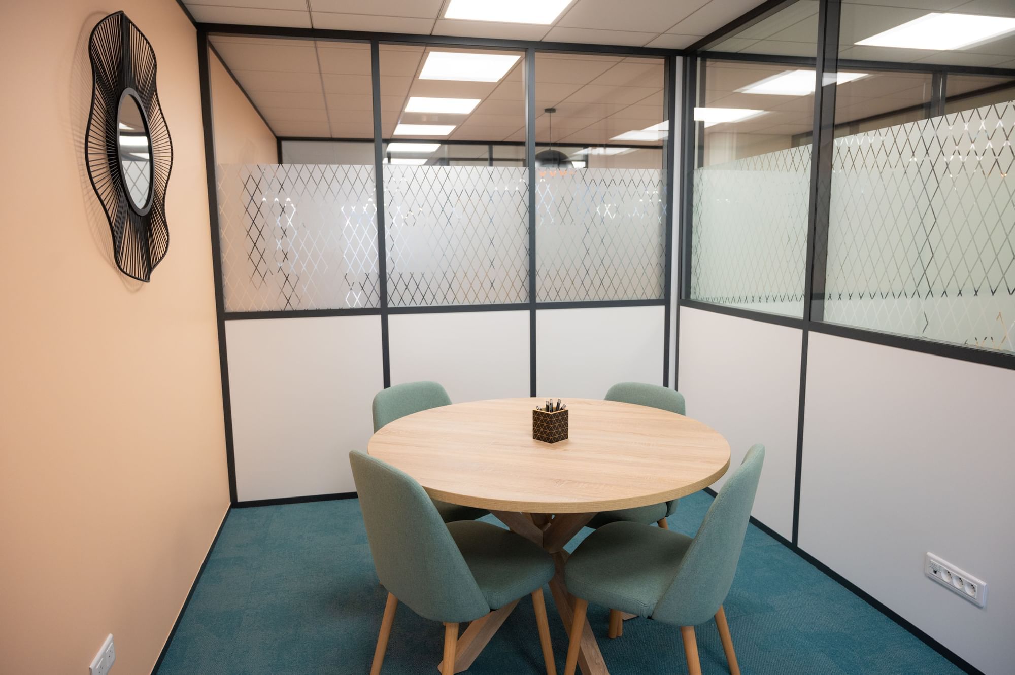 Salle Minimal / Blush — Work & Share La Défense, La Défense