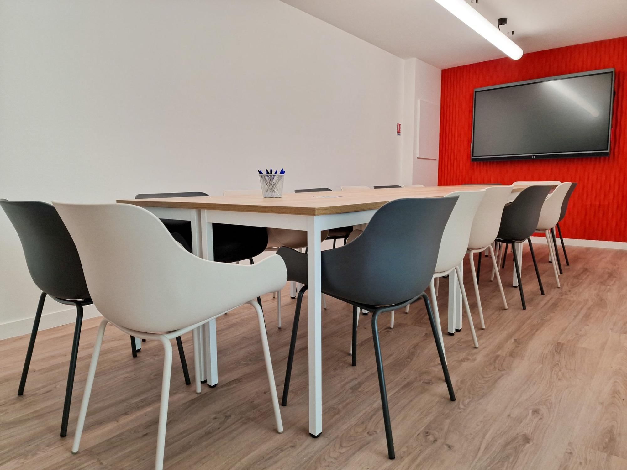 Salle de réunion 16 personnes — ID COWORK, Saint-Maur-des-Fossés