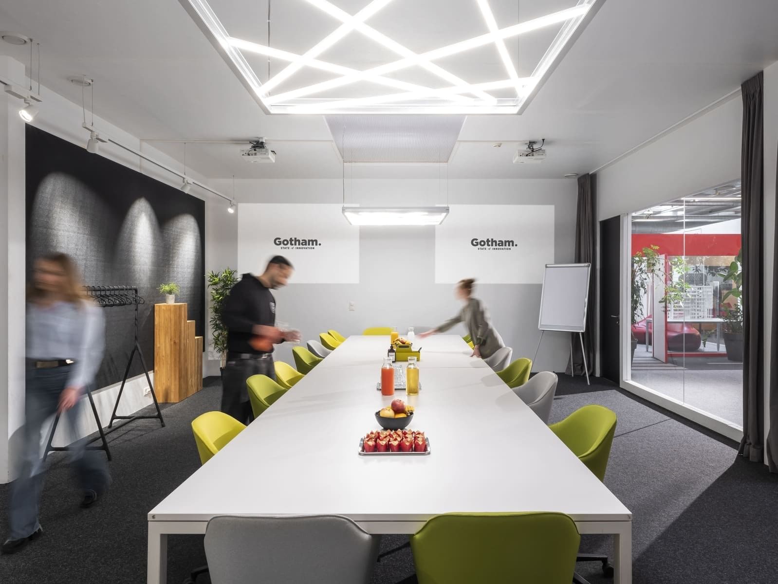 Salle de réunion Boardroom — Gotham Lausanne Gare, Lausanne