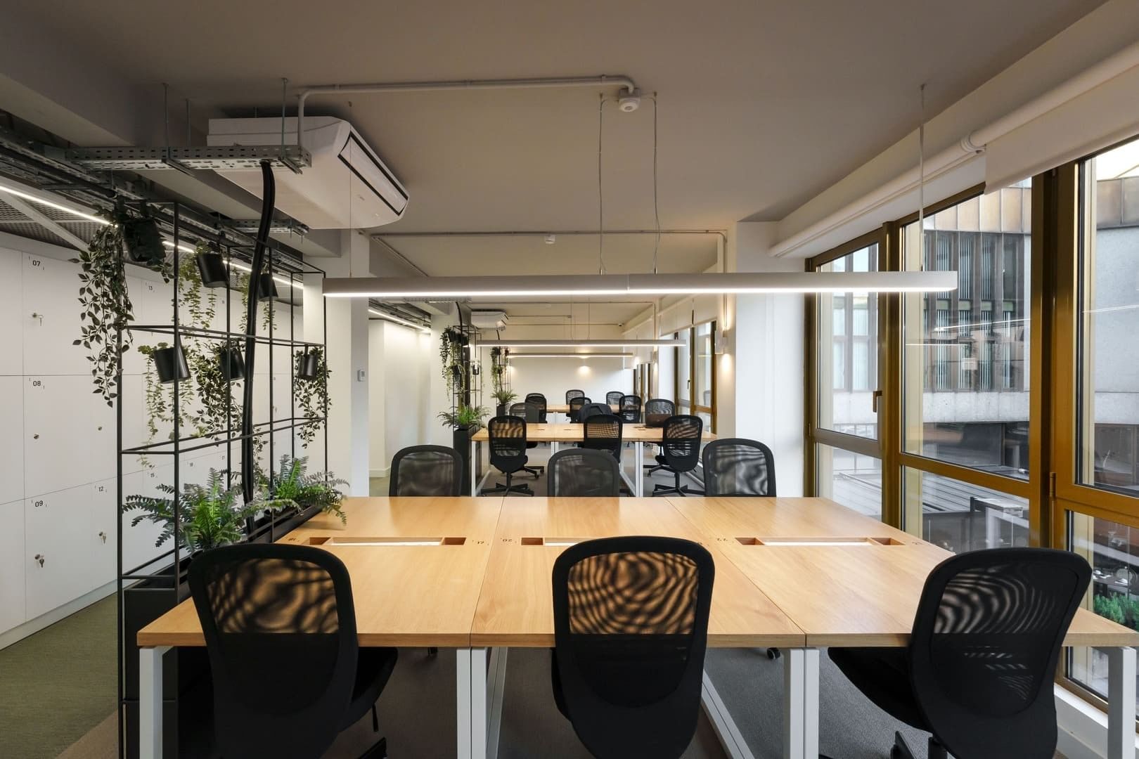 Open Space dedicated desk — Vertical Coworking - Dom Henrique, Porto