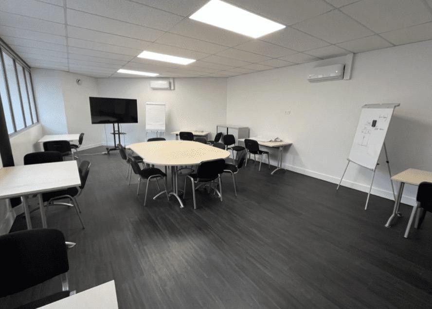 Salle de réunion 20 personnes — KW Infinity St Jean De Braye, Orléans