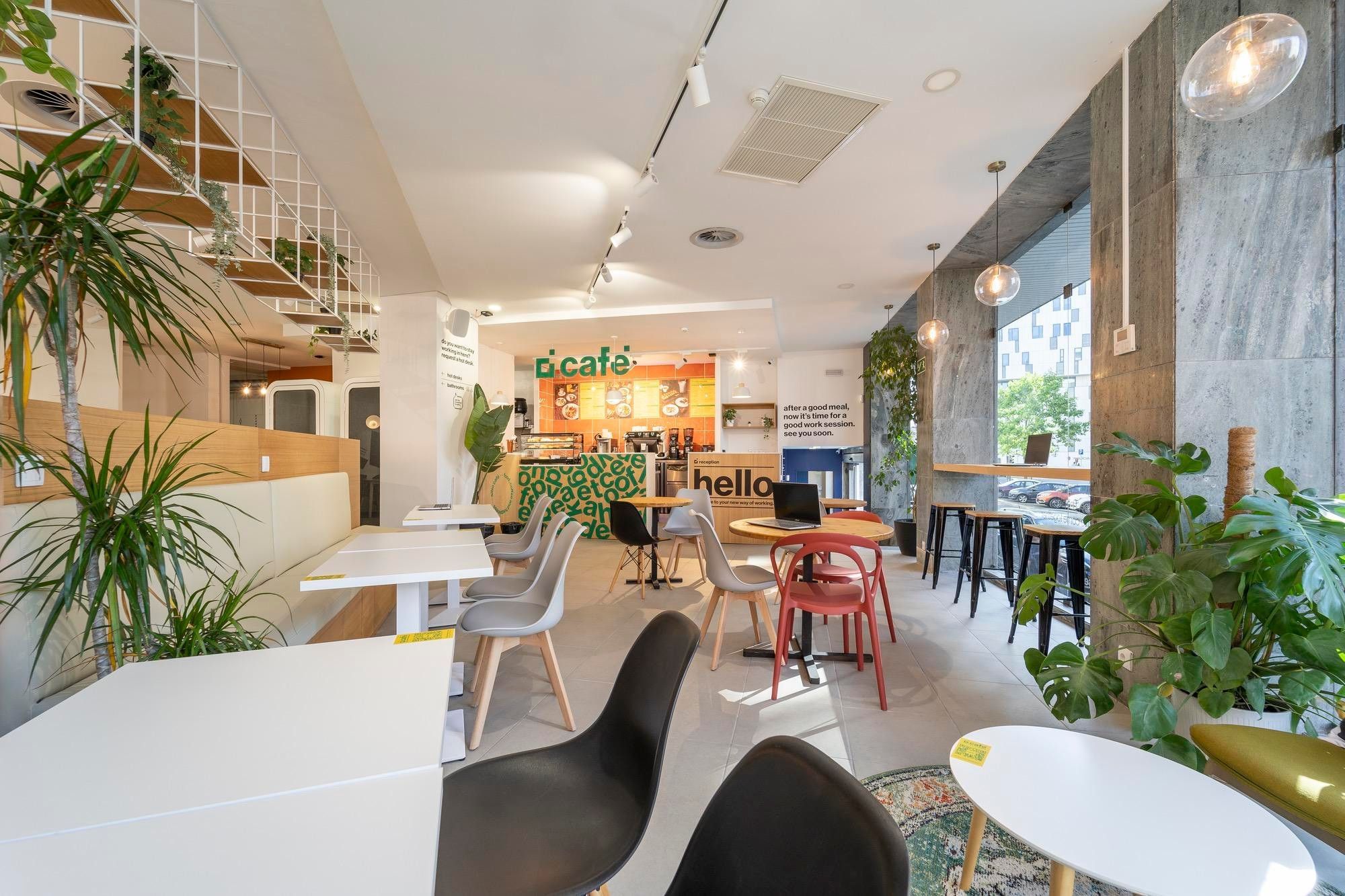 Hot Desk — Sitio Work Fintech House, Cascais