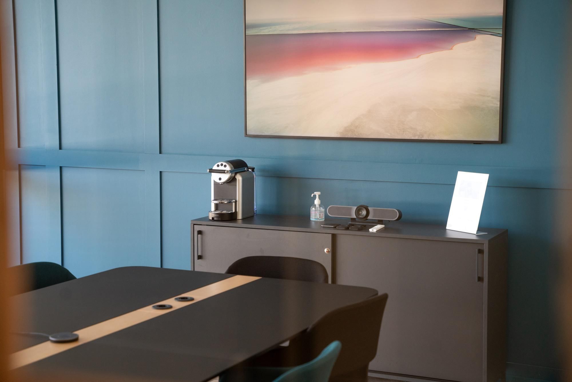 Salle 4 Personnes — Flex-O Sophia Antipolis, Sophia Antipolis