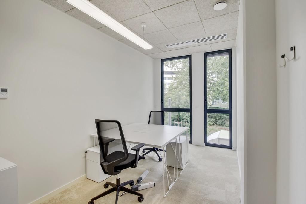 Accès Bureau privatif 1 personne — Newton Offices Vaise, Limonest