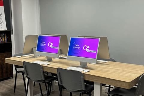 Coworking journée — CRÉA'CUBATOR Cannes, Cannes