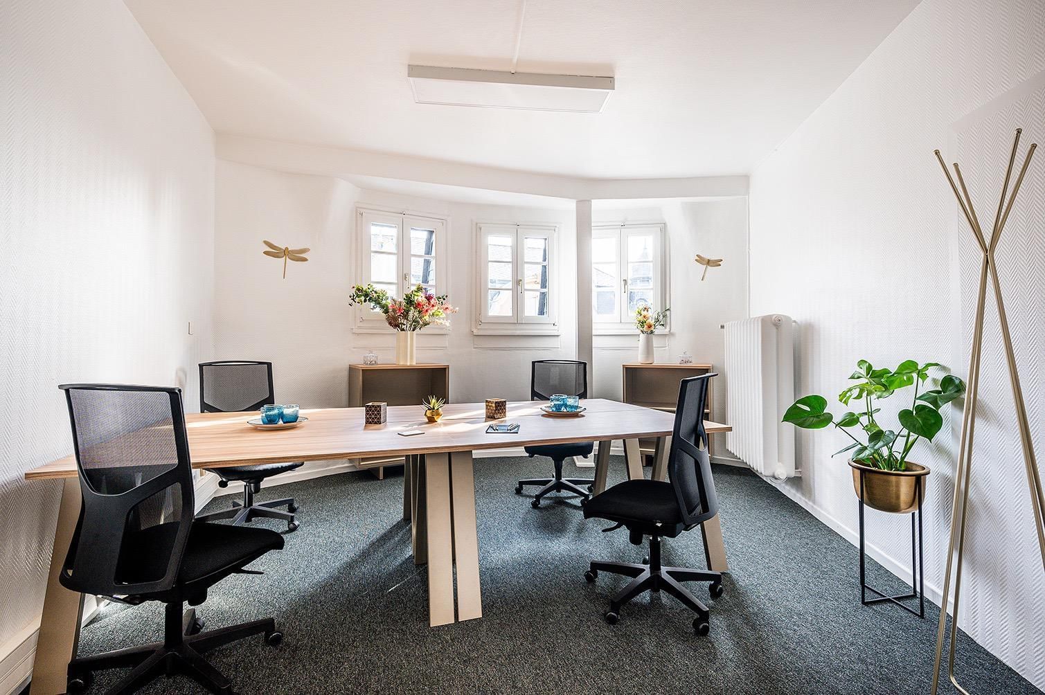 Poste en open space — B'CoWorker Metz, Metz