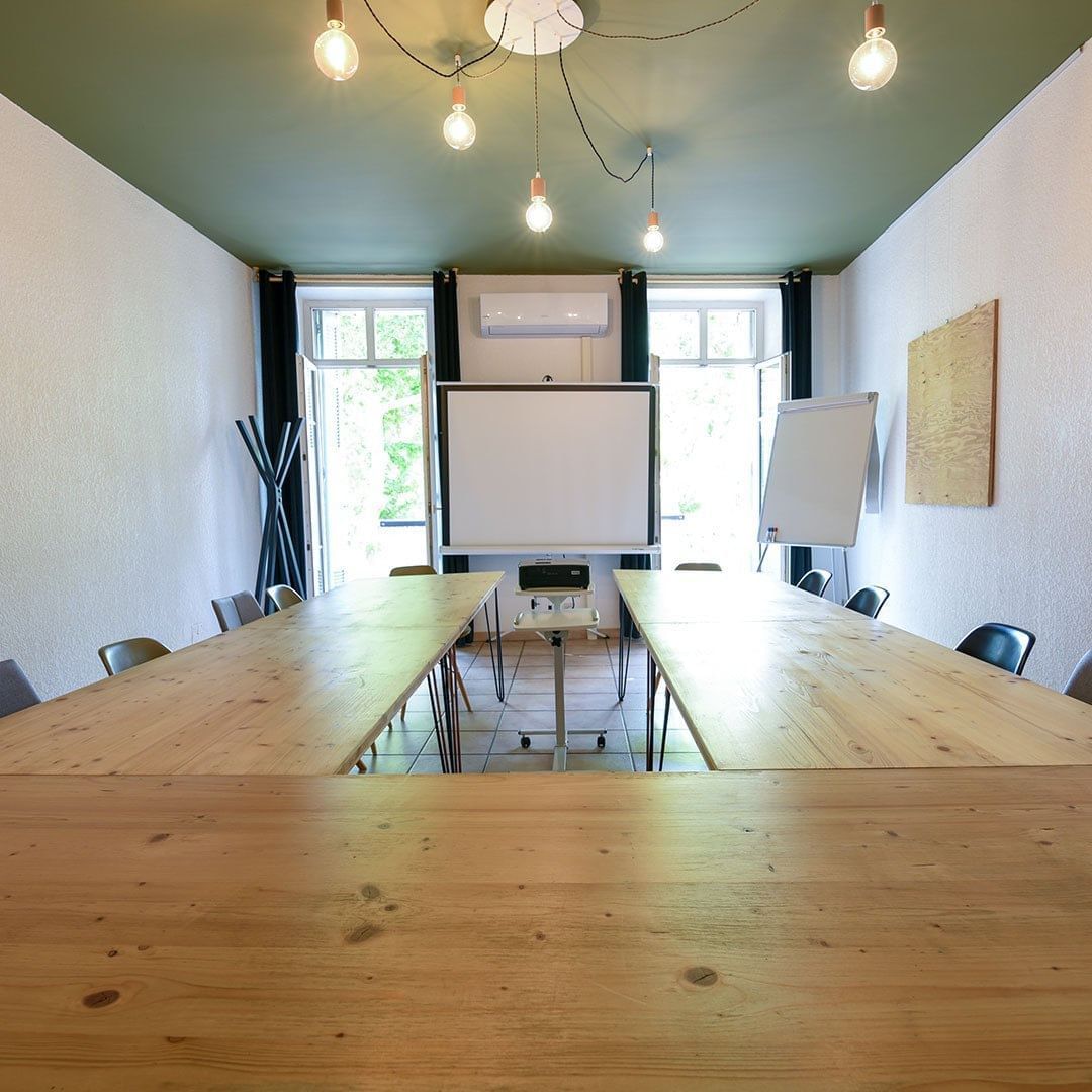 Salle de réunion de 2 à 5 personnes  — Charle's Working, Salon-de-Provence