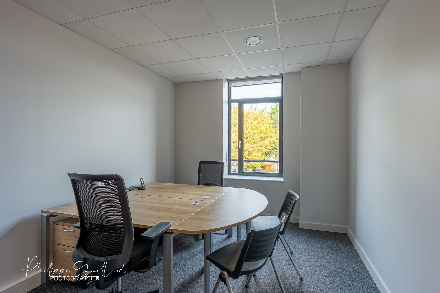 Bureau - 14 m² - 2 à 3 postes — Espace Florentin, Dardilly