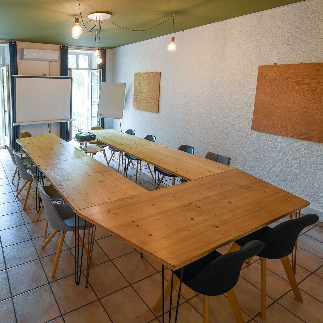 Salle de réunion de 11 à 15 personnes — Charle's Working, Salon-de-Provence