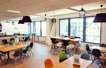 Poste de travail en open space — Hiptown EuroRennes, Rennes