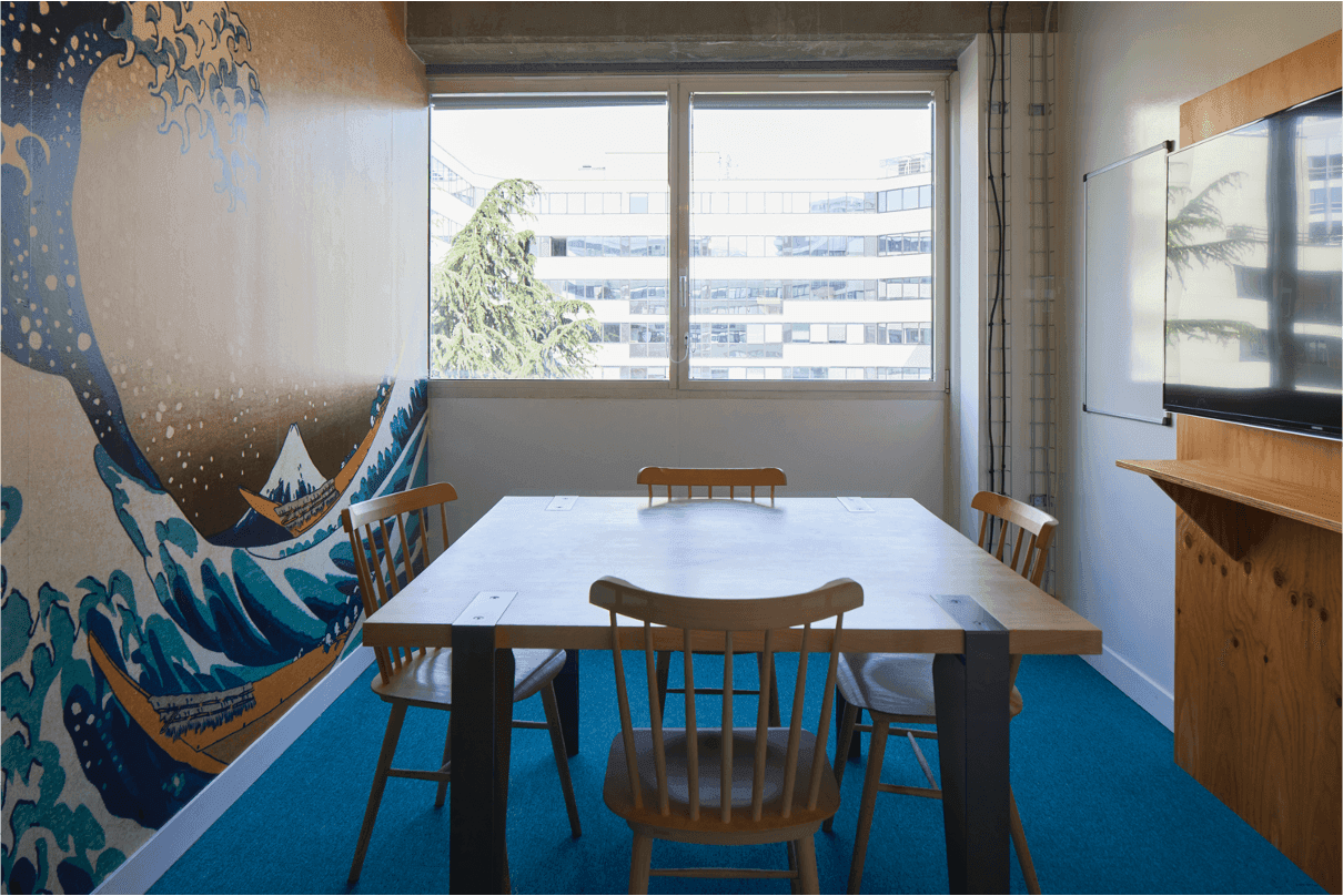 Salle de réunion 4 personnes — Wojo Issy Village, Issy-les-Moulineaux