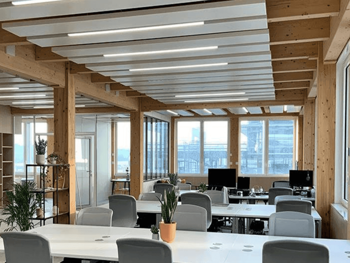 Poste de travail en open space — Hiptown Perspective, Bègles